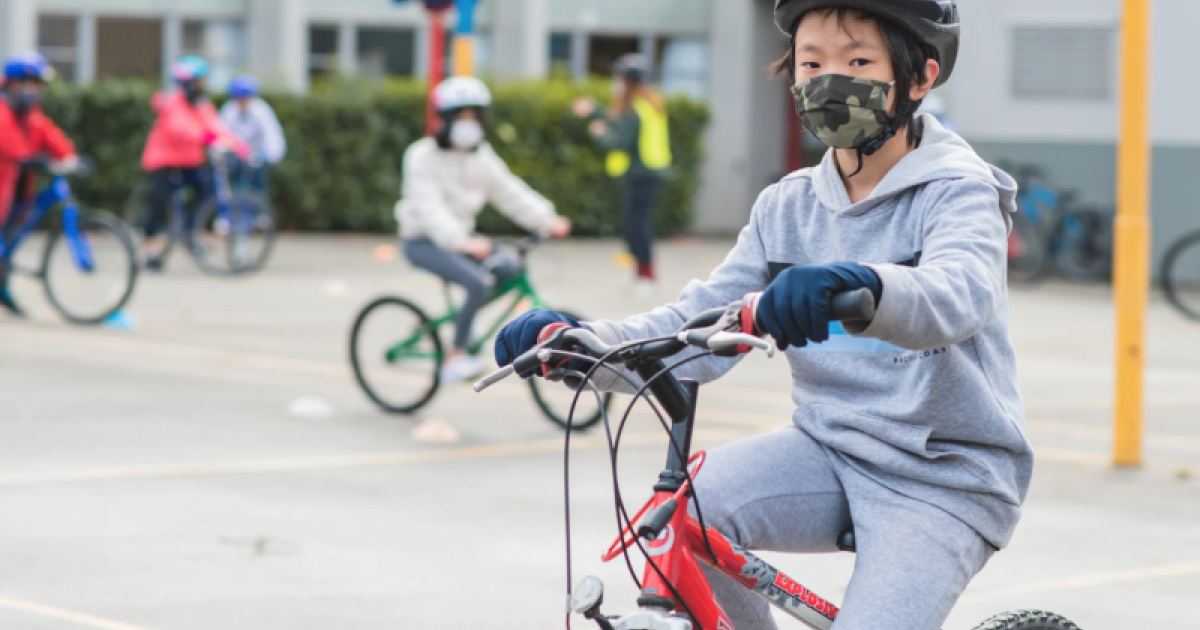 10 Cycling Safety Tips | HUB Cycling: Bike Events, Education, Action in  Metro Vancouver